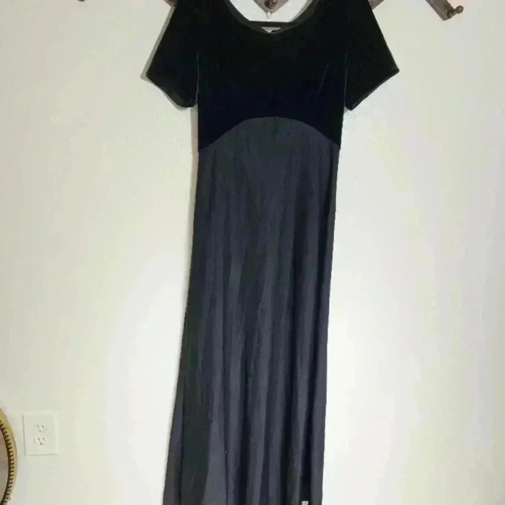 Southeastern Performance Apparel Short Sleeve Concert Dress Oratorio Black Sz 4